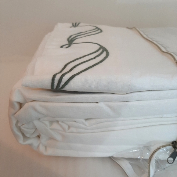 Williams Sonoma Linen Embroidered Leaf California King Sheet Set - Picture 8 of 13